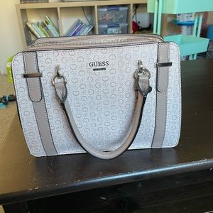 Guess purse like new .